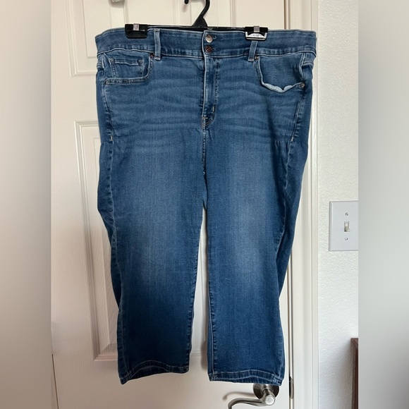 Lane Bryant Straight Leg Capri Jeans with tummy waist band control - Picture 1 of 7